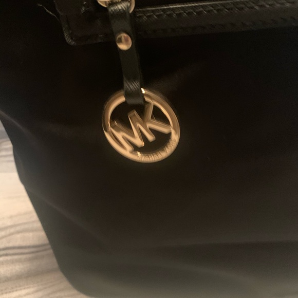 Purse - Picture 2 of 4